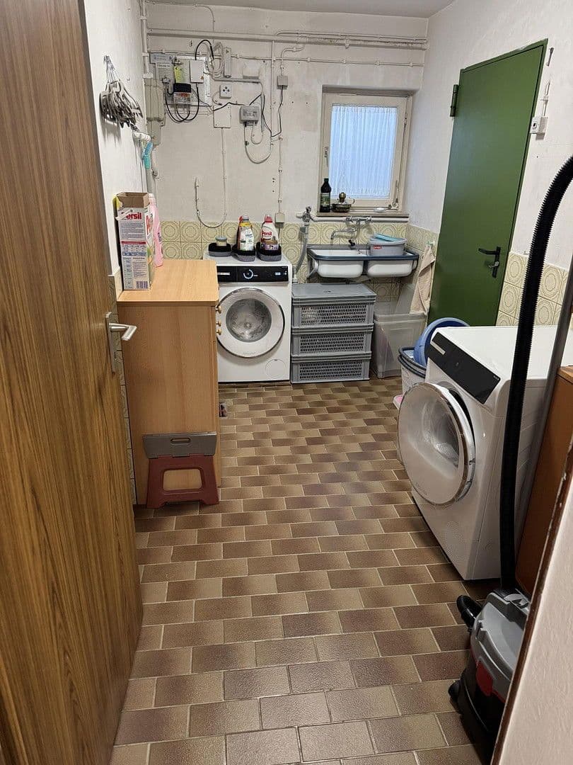 Prodej domu 135 m², pozemek 341 m², Brahmsstraße 24, Herrenberg, Bádensko-Württembersko Prodej domu 135 m², pozemek 341 m², Brahmsstraße 24, Herrenberg, Bádensko-Württembersko