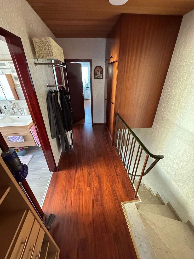 Prodej domu 135 m², pozemek 341 m², Brahmsstraße 24, Herrenberg, Bádensko-Württembersko Prodej domu 135 m², pozemek 341 m², Brahmsstraße 24, Herrenberg, Bádensko-Württembersko