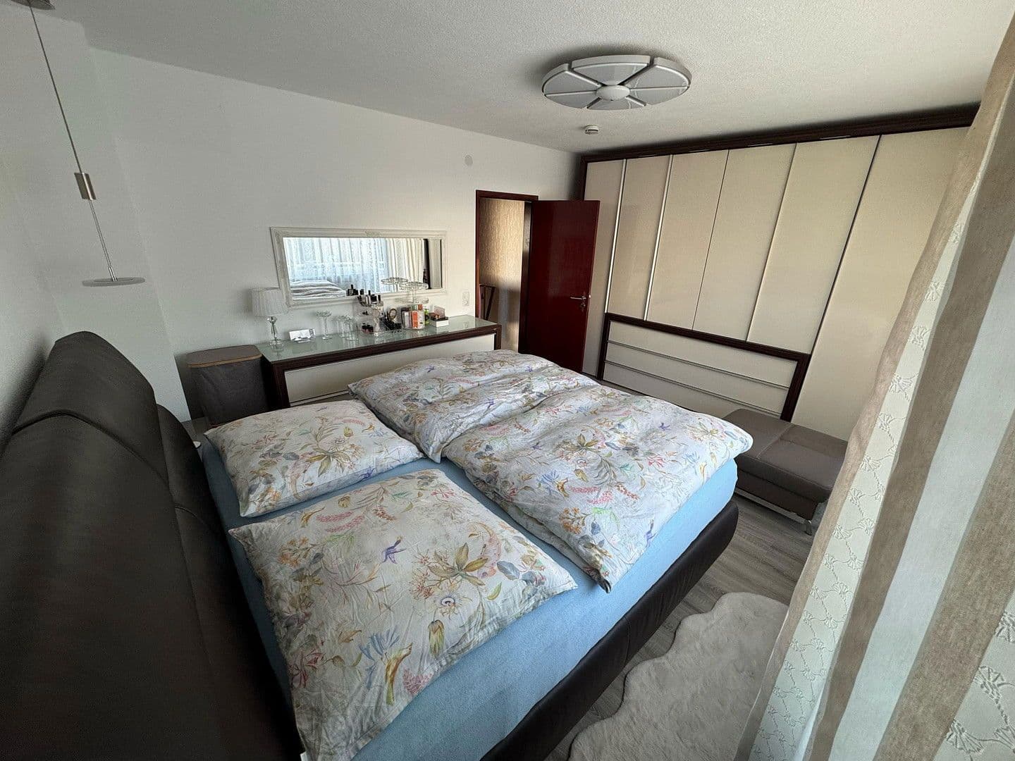 Prodej domu 135 m², pozemek 341 m², Brahmsstraße 24, Herrenberg, Bádensko-Württembersko Prodej domu 135 m², pozemek 341 m², Brahmsstraße 24, Herrenberg, Bádensko-Württembersko