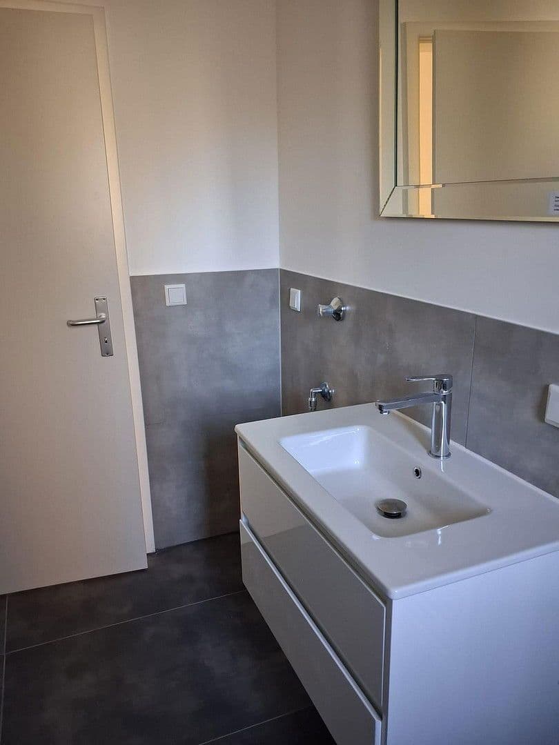 Pronájem bytu 3+1 68 m², Neustadtstraße 3, Leverkusen, Severní Porýní-Vestfálsko Pronájem bytu 3+1 68 m², Neustadtstraße 3, Leverkusen, Severní Porýní-Vestfálsko