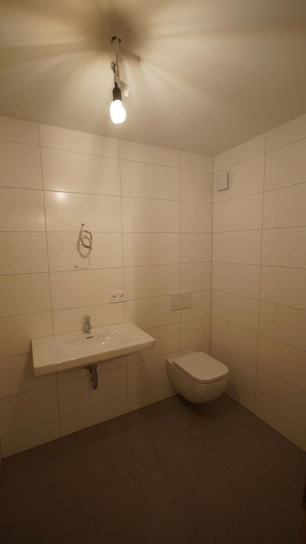 Pronájem domu 150 m², pozemek 130 m², Köpfertstr.68, Plieningen, Bádensko-Württembersko Pronájem domu 150 m², pozemek 130 m², Köpfertstr.68, Plieningen, Bádensko-Württembersko