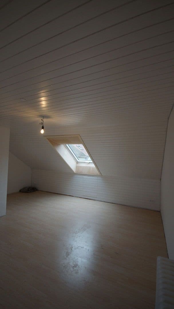 Pronájem domu 150 m², pozemek 130 m², Köpfertstr.68, Plieningen, Bádensko-Württembersko Pronájem domu 150 m², pozemek 130 m², Köpfertstr.68, Plieningen, Bádensko-Württembersko