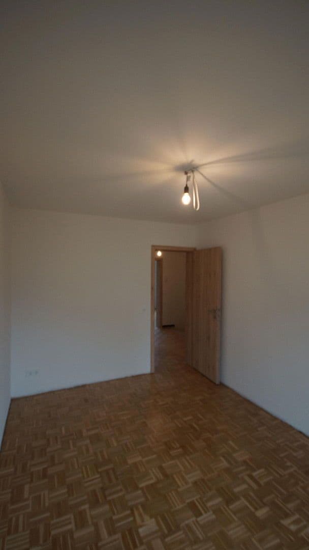 Pronájem domu 150 m², pozemek 130 m², Köpfertstr.68, Plieningen, Bádensko-Württembersko Pronájem domu 150 m², pozemek 130 m², Köpfertstr.68, Plieningen, Bádensko-Württembersko