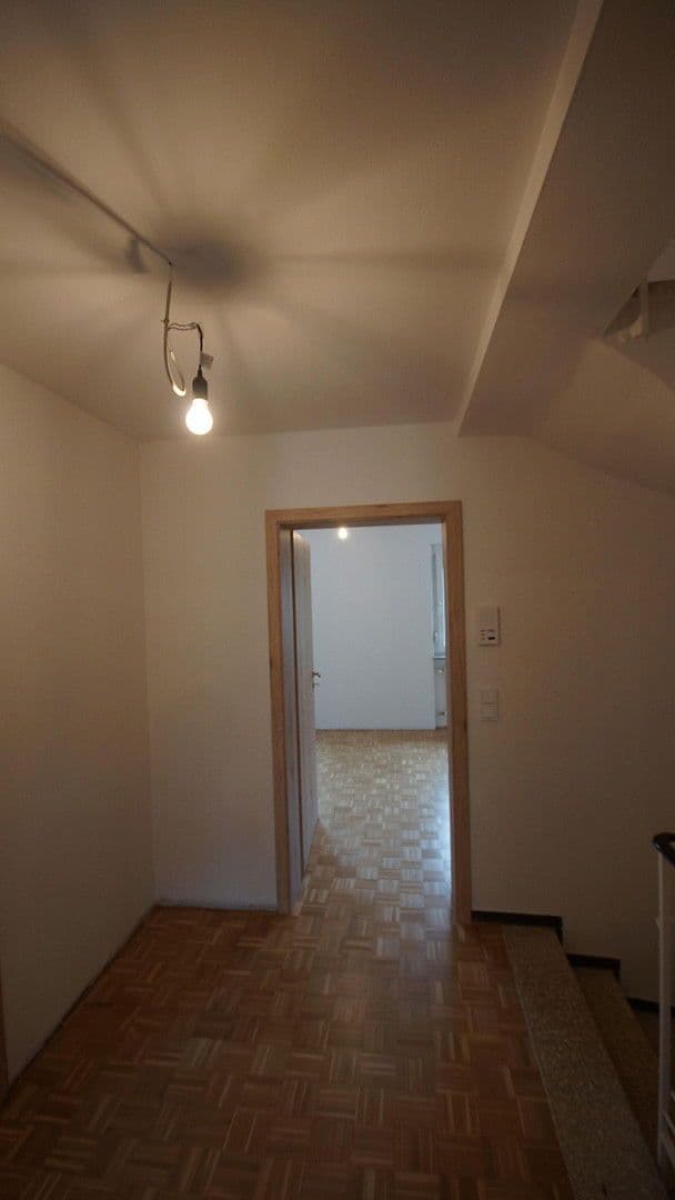 Pronájem domu 150 m², pozemek 130 m², Köpfertstr.68, Plieningen, Bádensko-Württembersko Pronájem domu 150 m², pozemek 130 m², Köpfertstr.68, Plieningen, Bádensko-Württembersko