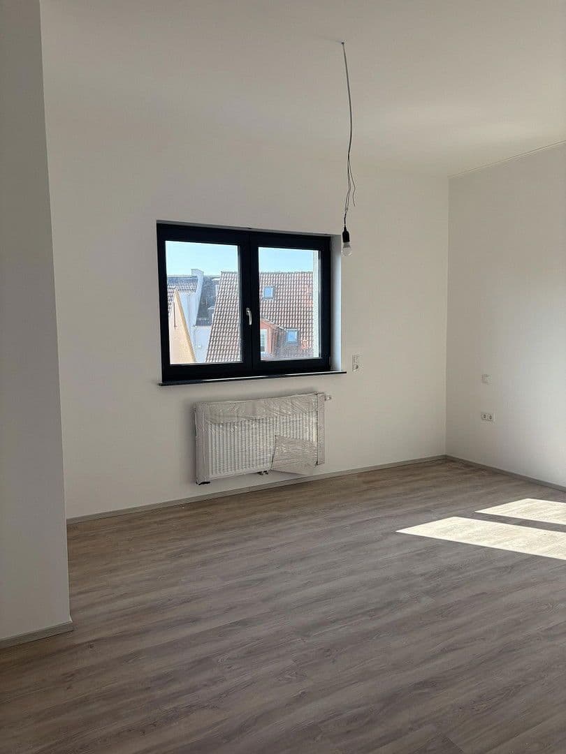 Pronájem bytu 2+1 85 m², Kaiserslautern, Porýní-Falc Pronájem bytu 2+1 85 m², Kaiserslautern, Porýní-Falc
