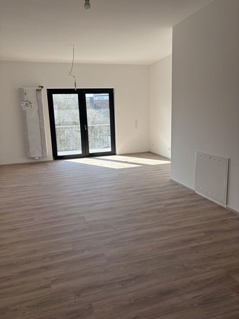 Pronájem bytu 2+1 85 m², Kaiserslautern, Porýní-Falc Pronájem bytu 2+1 85 m², Kaiserslautern, Porýní-Falc