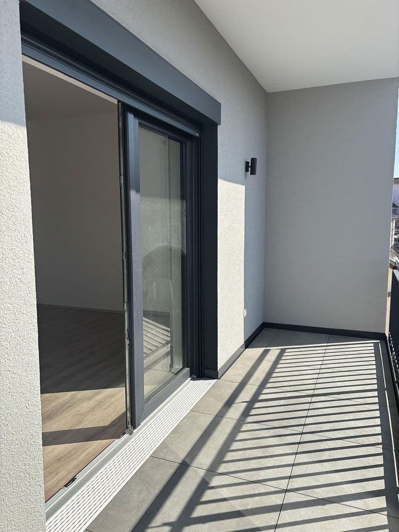 Pronájem bytu 2+1 85 m², Kaiserslautern, Porýní-Falc Pronájem bytu 2+1 85 m², Kaiserslautern, Porýní-Falc