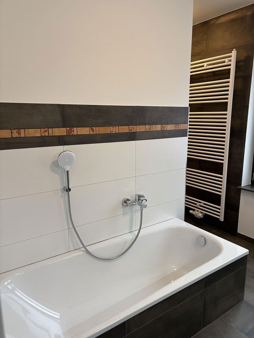 Pronájem bytu 2+1 85 m², Kaiserslautern, Porýní-Falc Pronájem bytu 2+1 85 m², Kaiserslautern, Porýní-Falc