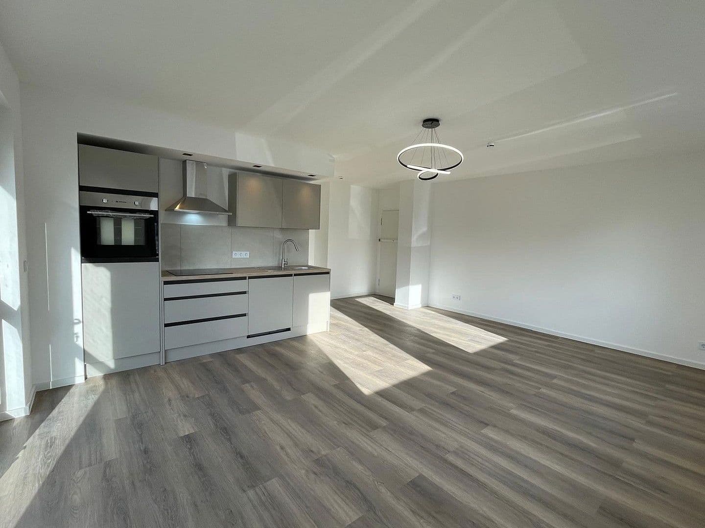 Pronájem bytu 2+1 56 m², Taunusstraße 7, Kerpen, Severní Porýní-Vestfálsko Pronájem bytu 2+1 56 m², Taunusstraße 7, Kerpen, Severní Porýní-Vestfálsko