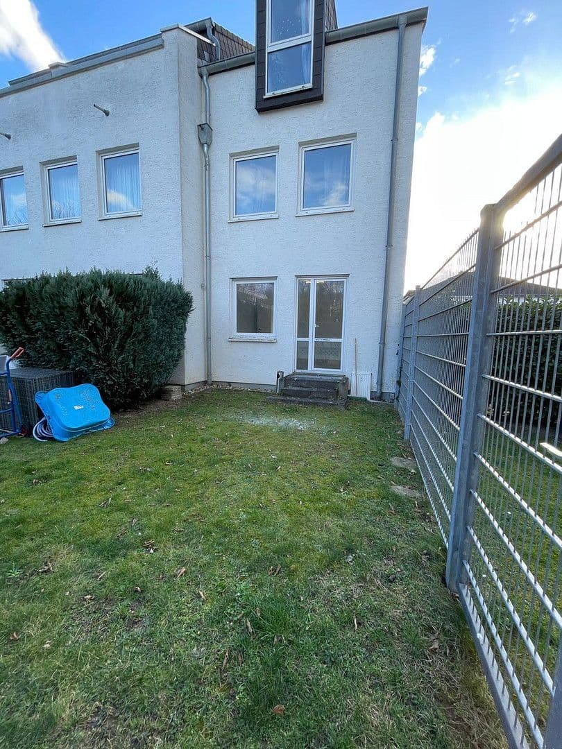 Pronájem bytu 2+1 56 m², Taunusstraße 7, Kerpen, Severní Porýní-Vestfálsko Pronájem bytu 2+1 56 m², Taunusstraße 7, Kerpen, Severní Porýní-Vestfálsko