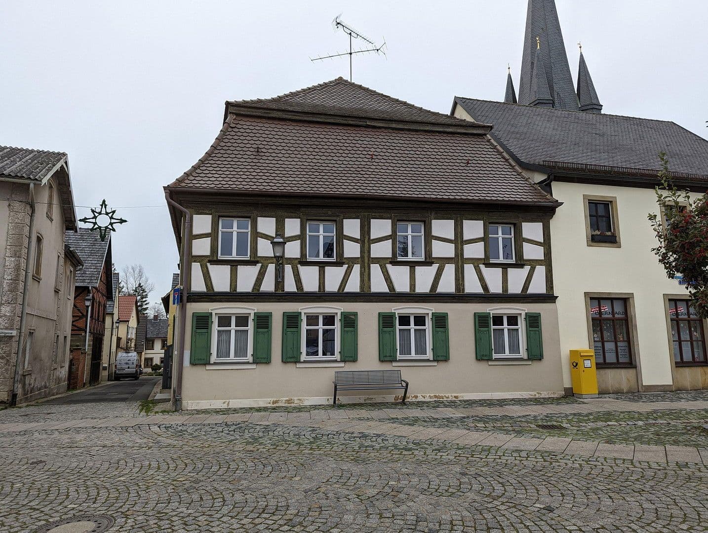 Pronájem domu 280 m², pozemek 200 m², Marktplatz 17, Baunach, Bavorsko Pronájem domu 280 m², pozemek 200 m², Marktplatz 17, Baunach, Bavorsko