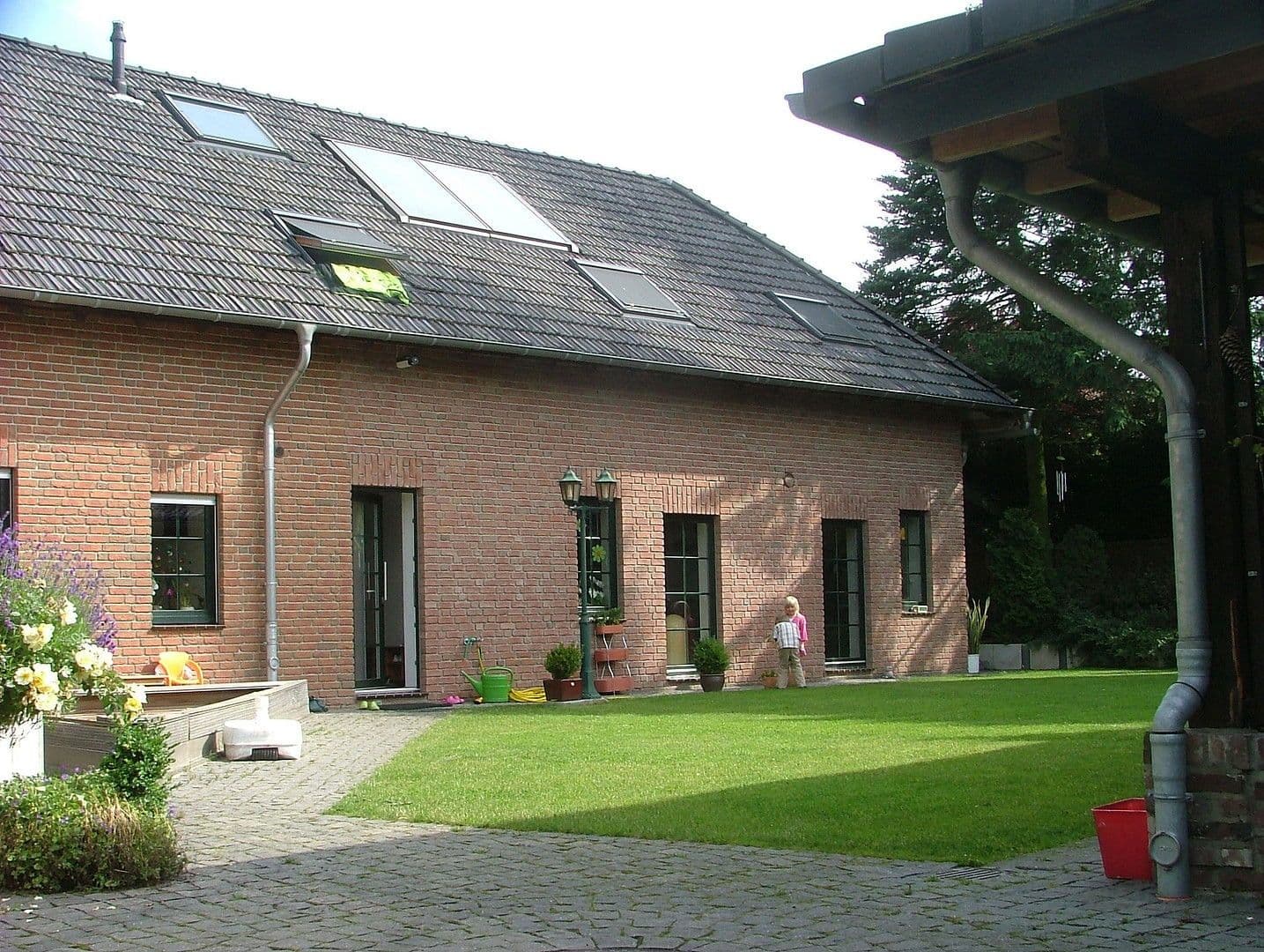 Prodej domu 746 m², pozemek 1.284 m², Kölner Straße 73b, Nettetal, Severní Porýní-Vestfálsko Prodej domu 746 m², pozemek 1.284 m², Kölner Straße 73b, Nettetal, Severní Porýní-Vestfálsko