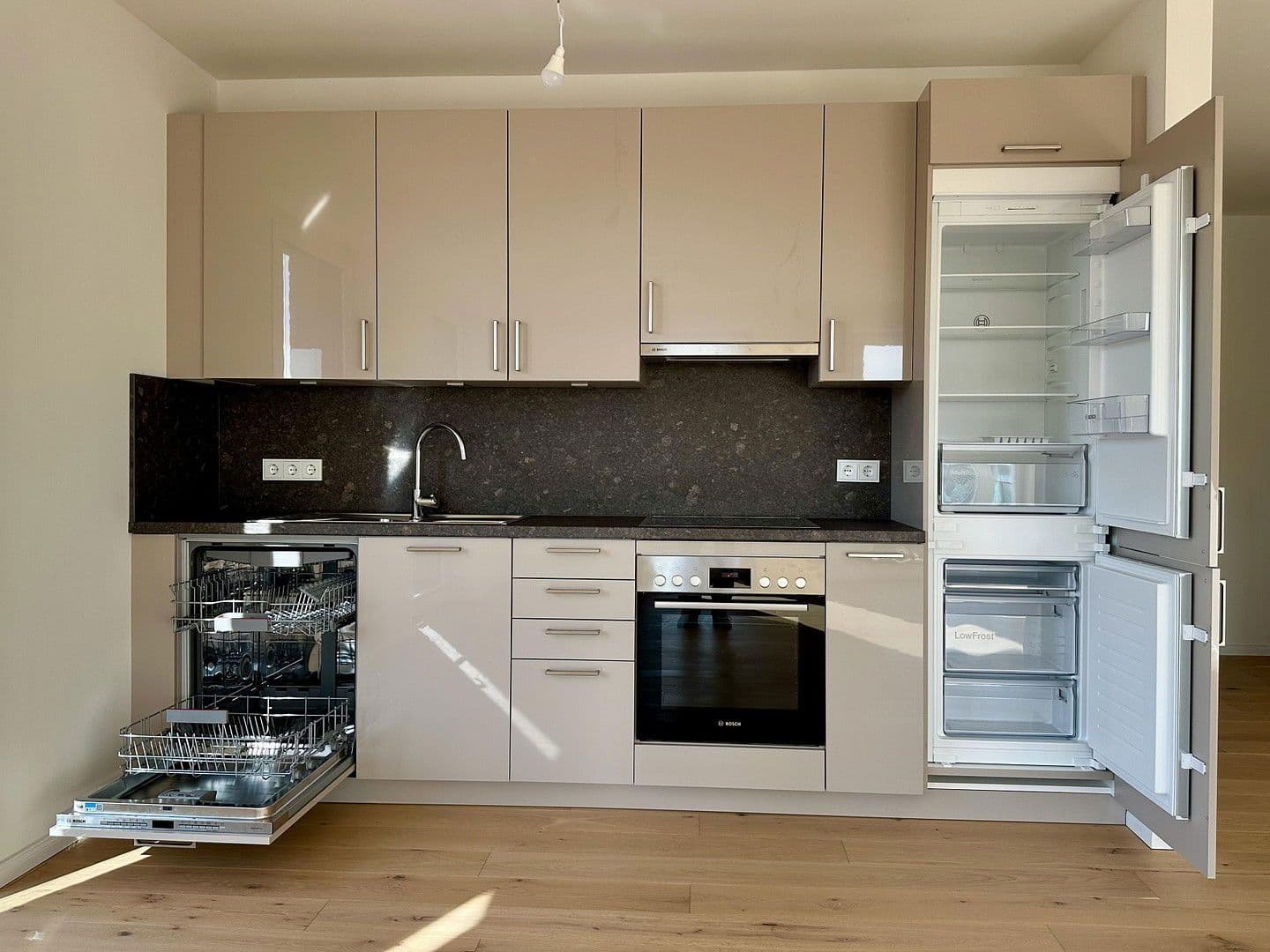 Pronájem bytu 3+1 87 m², Schleibogen 12, Šlesvik, Šlesvicko-Holštýnsko Pronájem bytu 3+1 87 m², Schleibogen 12, Šlesvik, Šlesvicko-Holštýnsko