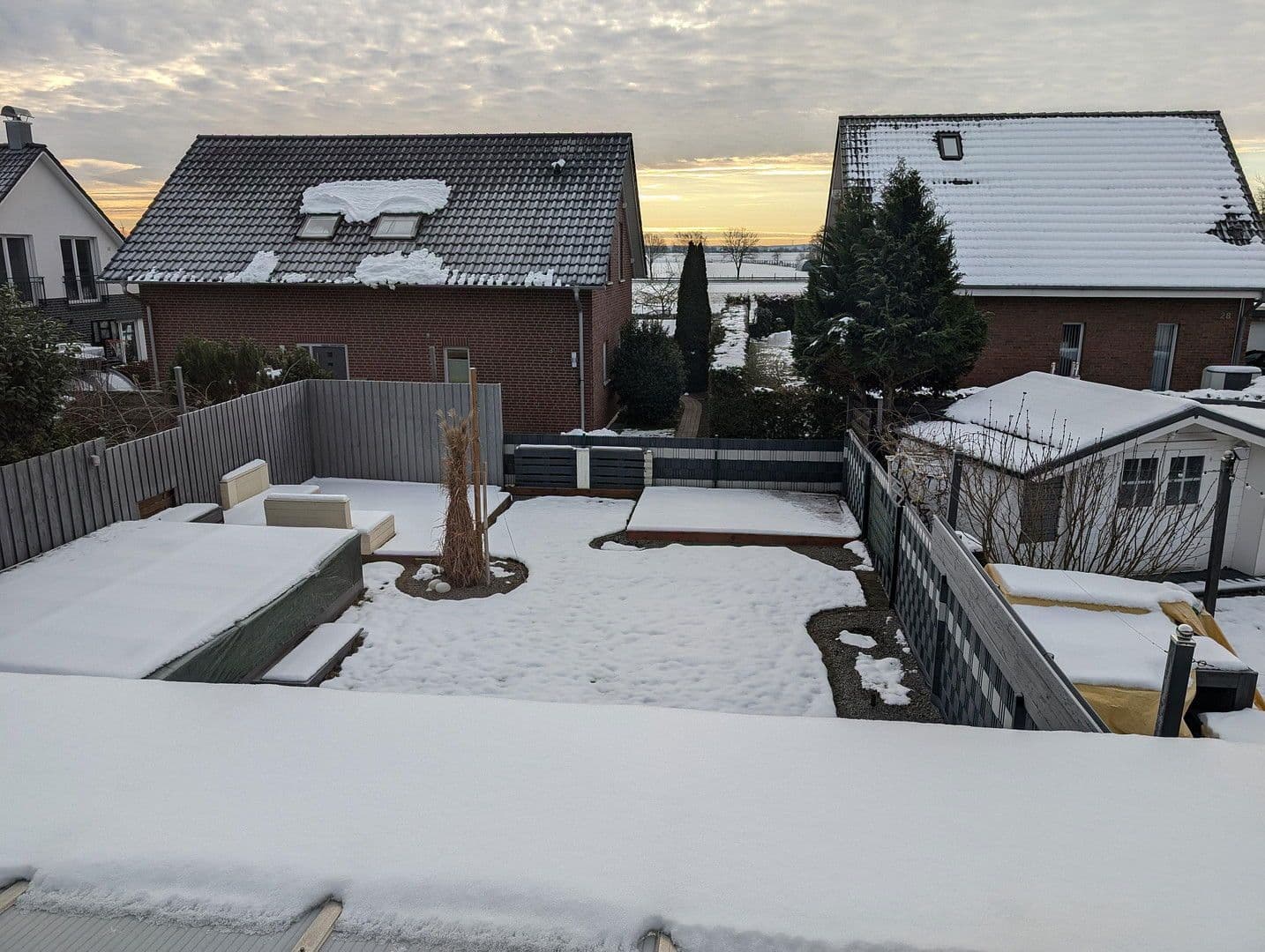 Pronájem domu 151 m², pozemek 344 m², Erftstadt, Severní Porýní-Vestfálsko Pronájem domu 151 m², pozemek 344 m², Erftstadt, Severní Porýní-Vestfálsko