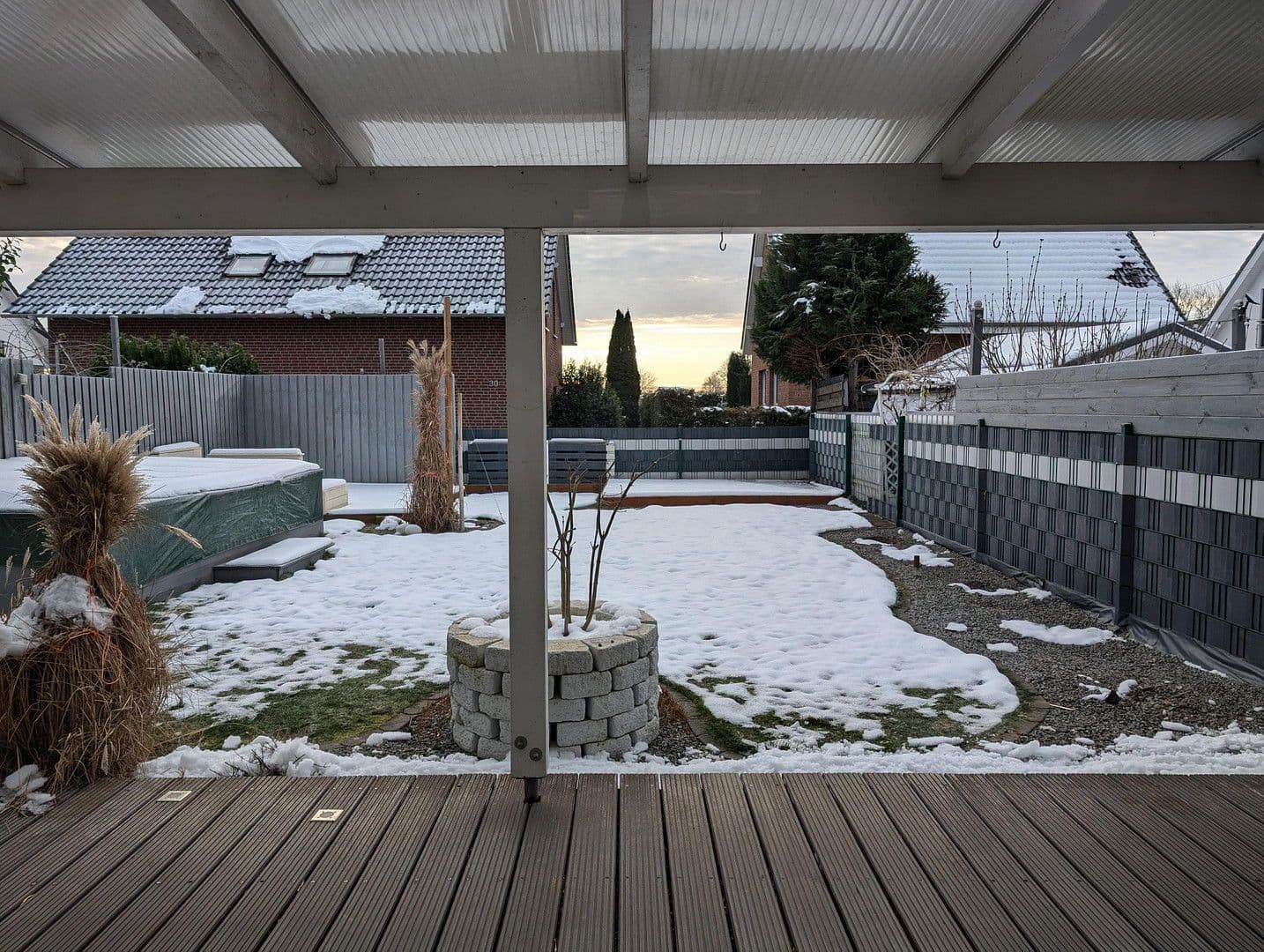 Pronájem domu 151 m², pozemek 344 m², Erftstadt, Severní Porýní-Vestfálsko Pronájem domu 151 m², pozemek 344 m², Erftstadt, Severní Porýní-Vestfálsko