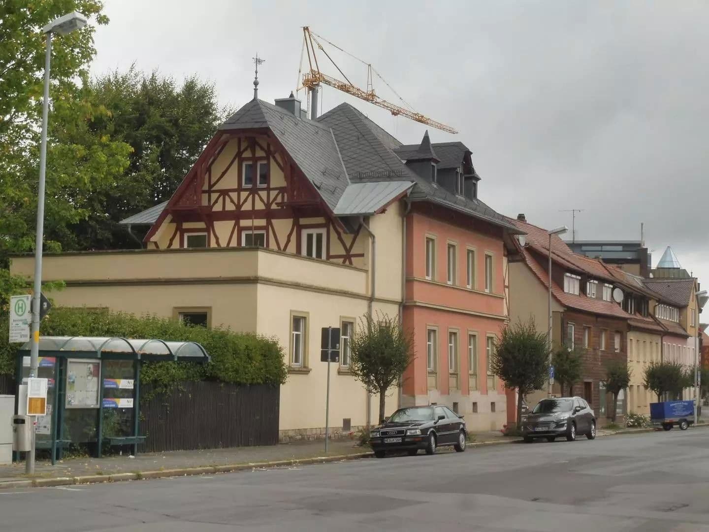 Pronájem bytu 5+1 138 m², Bahnhofstraße 18, Neustadt an der Aisch, Bavorsko Pronájem bytu 5+1 138 m², Bahnhofstraße 18, Neustadt an der Aisch, Bavorsko