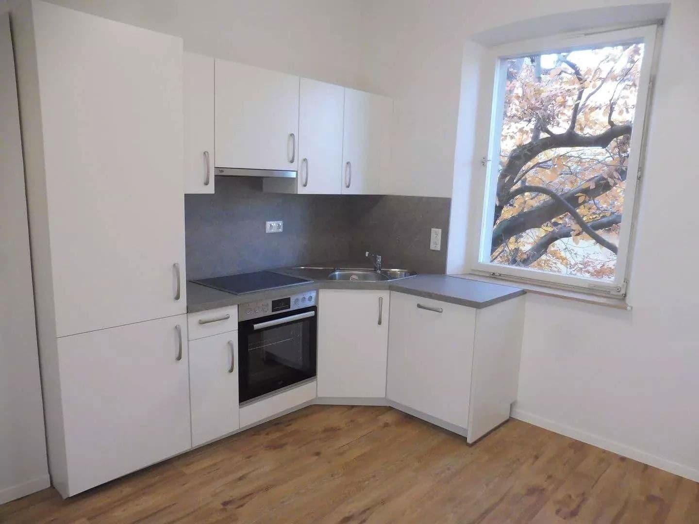 Pronájem bytu 5+1 138 m², Bahnhofstraße 18, Neustadt an der Aisch, Bavorsko Pronájem bytu 5+1 138 m², Bahnhofstraße 18, Neustadt an der Aisch, Bavorsko