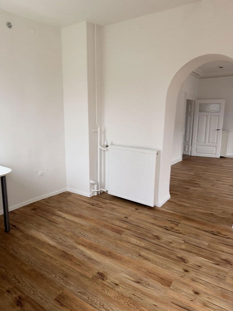 Pronájem bytu 5+1 138 m², Bahnhofstraße 18, Neustadt an der Aisch, Bavorsko Pronájem bytu 5+1 138 m², Bahnhofstraße 18, Neustadt an der Aisch, Bavorsko