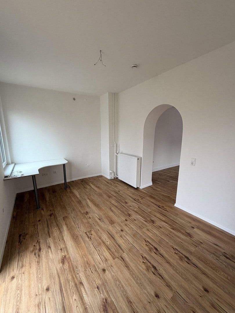 Pronájem bytu 5+1 138 m², Bahnhofstraße 18, Neustadt an der Aisch, Bavorsko Pronájem bytu 5+1 138 m², Bahnhofstraße 18, Neustadt an der Aisch, Bavorsko