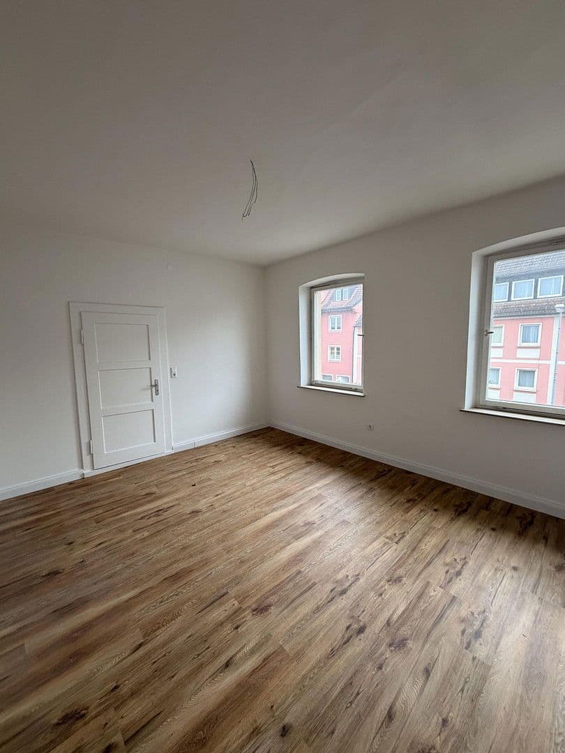 Pronájem bytu 5+1 138 m², Bahnhofstraße 18, Neustadt an der Aisch, Bavorsko Pronájem bytu 5+1 138 m², Bahnhofstraße 18, Neustadt an der Aisch, Bavorsko