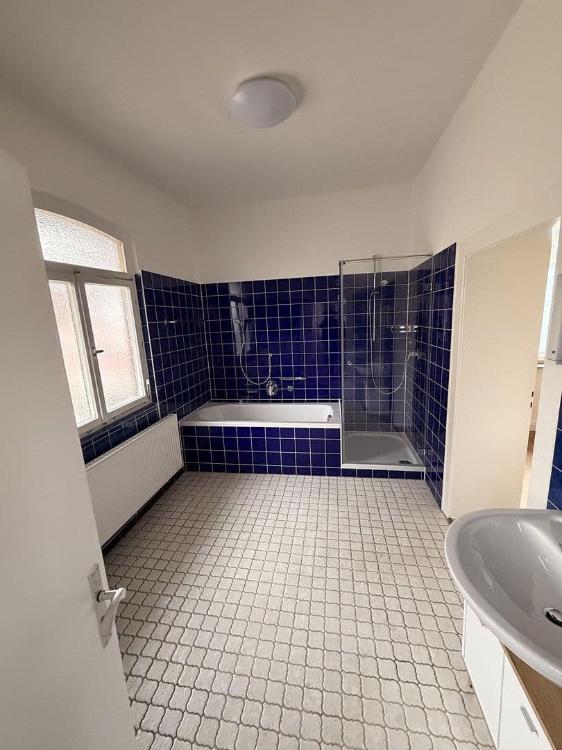 Pronájem bytu 5+1 138 m², Bahnhofstraße 18, Neustadt an der Aisch, Bavorsko Pronájem bytu 5+1 138 m², Bahnhofstraße 18, Neustadt an der Aisch, Bavorsko