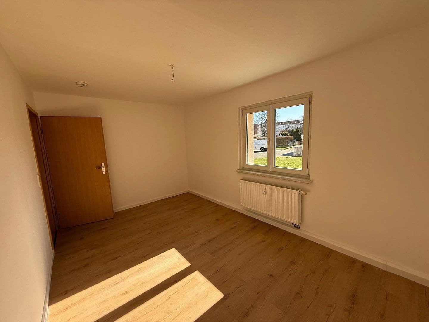 Pronájem bytu 3+1 66 m², Uhlandstraße 1, Zwenkau, Sasko Pronájem bytu 3+1 66 m², Uhlandstraße 1, Zwenkau, Sasko