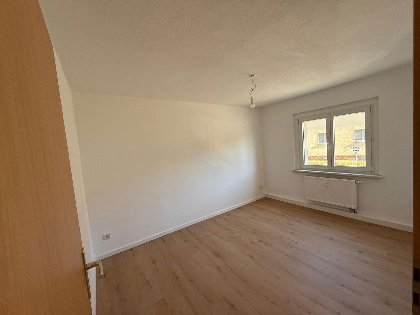 Pronájem bytu 3+1 66 m², Uhlandstraße 1, Zwenkau, Sasko Pronájem bytu 3+1 66 m², Uhlandstraße 1, Zwenkau, Sasko