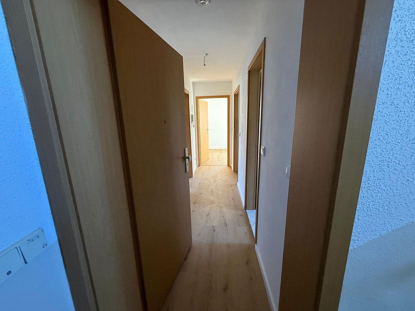 Pronájem bytu 3+1 66 m², Uhlandstraße 1, Zwenkau, Sasko Pronájem bytu 3+1 66 m², Uhlandstraße 1, Zwenkau, Sasko