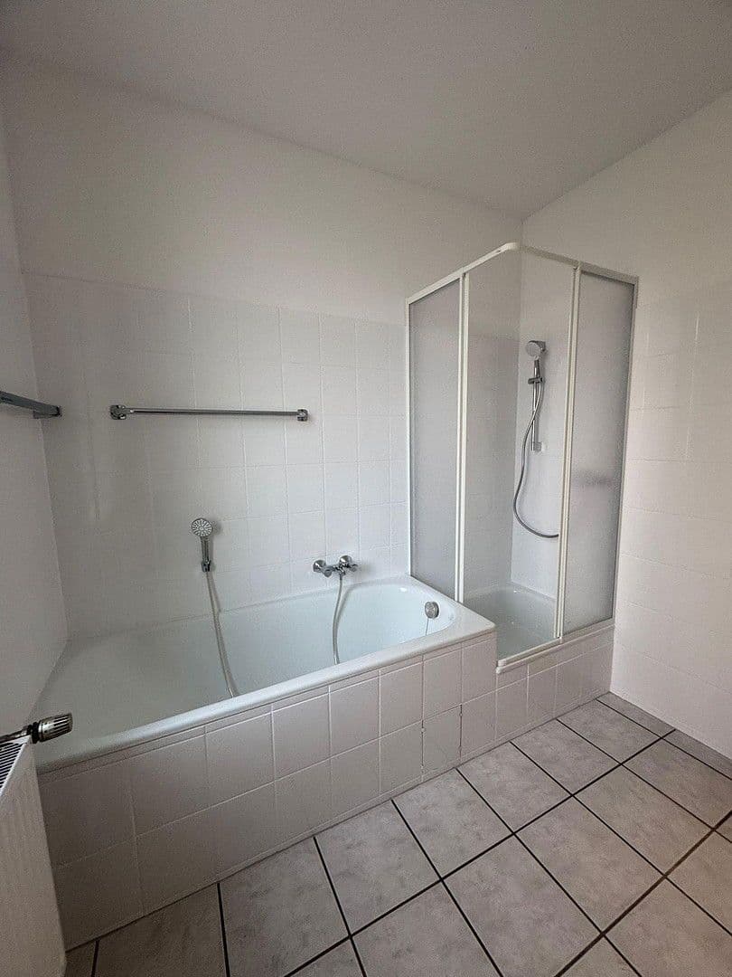 Pronájem bytu 4+1 103 m², Josefstr. 30, Gelsenkirchen, Severní Porýní-Vestfálsko Pronájem bytu 4+1 103 m², Josefstr. 30, Gelsenkirchen, Severní Porýní-Vestfálsko