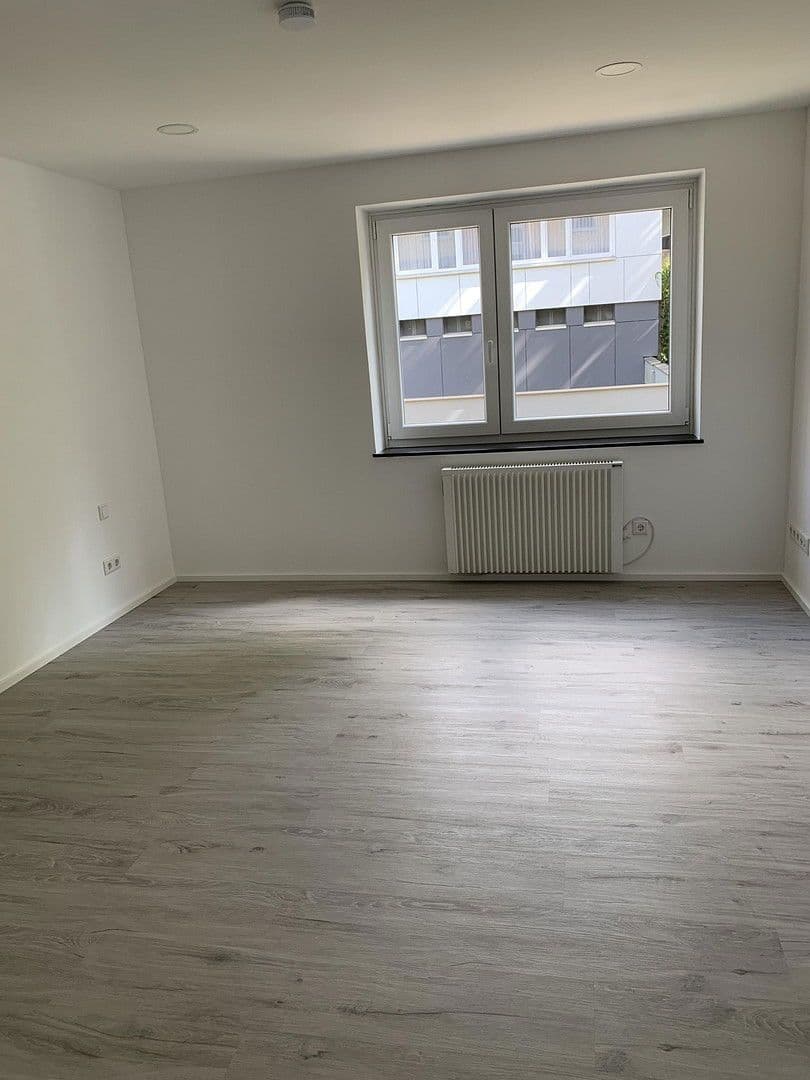 Pronájem bytu 3+1 77 m², Flaschenhofstraße 43, Nürnberg, Bavorsko Pronájem bytu 3+1 77 m², Flaschenhofstraße 43, Nürnberg, Bavorsko