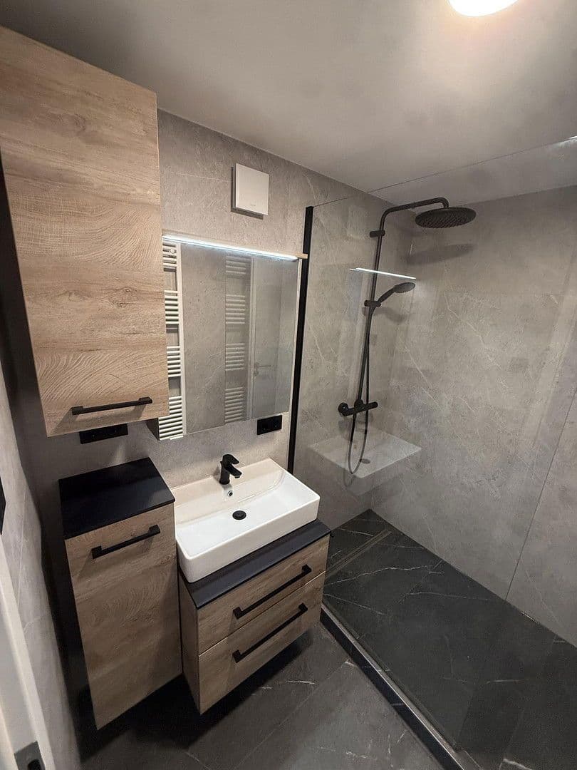 Pronájem bytu 3+1 77 m², Flaschenhofstraße 43, Nürnberg, Bavorsko Pronájem bytu 3+1 77 m², Flaschenhofstraße 43, Nürnberg, Bavorsko