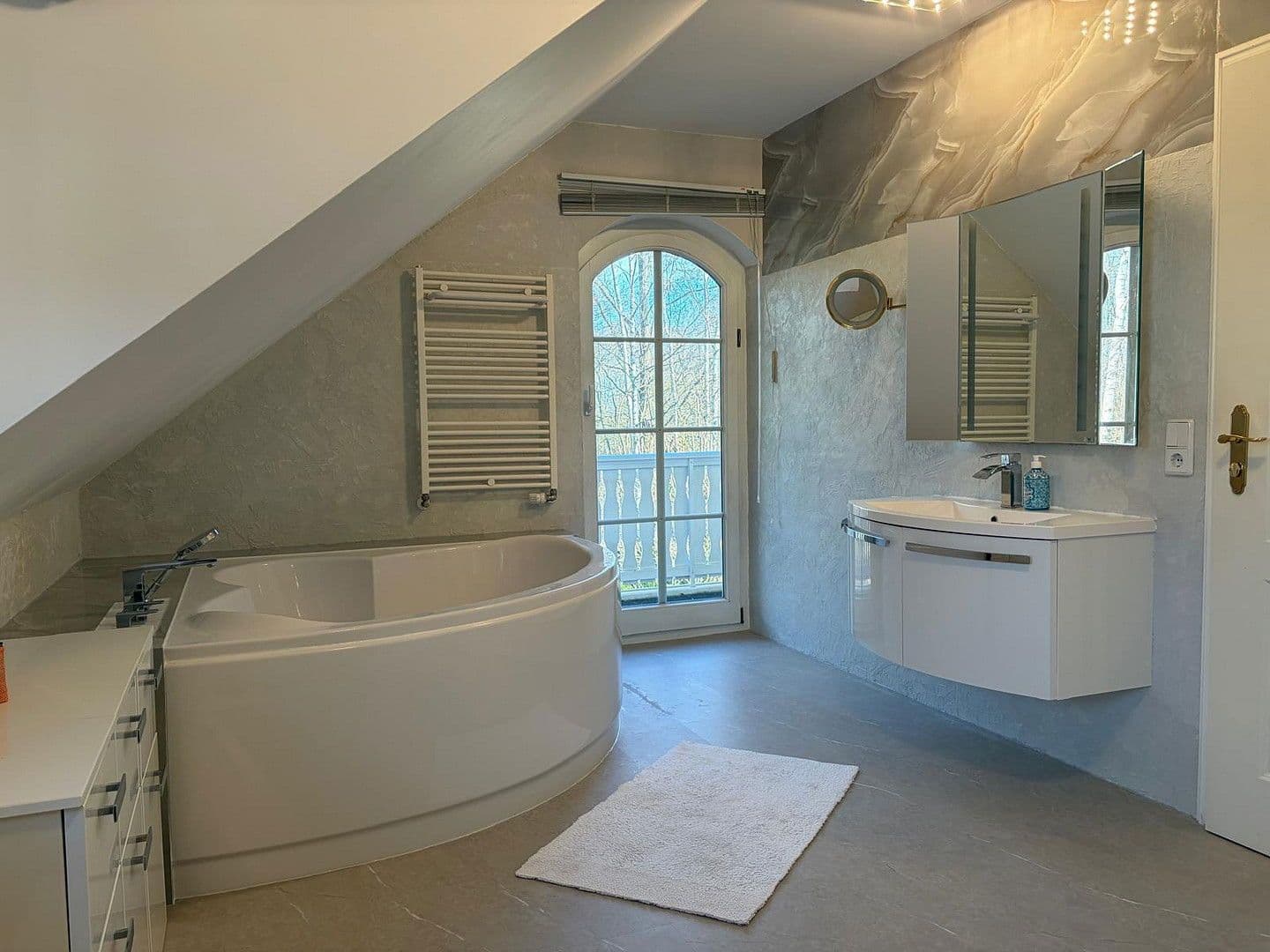 Prodej domu 172 m², pozemek 495 m², Berlin, Berlín Prodej domu 172 m², pozemek 495 m², Berlin, Berlín