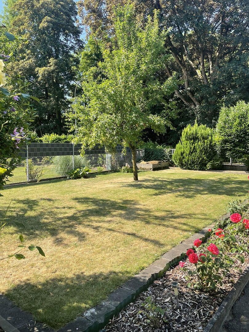 Prodej domu 170 m², pozemek 684 m², Frankfurt, Hessen Prodej domu 170 m², pozemek 684 m², Frankfurt, Hessen