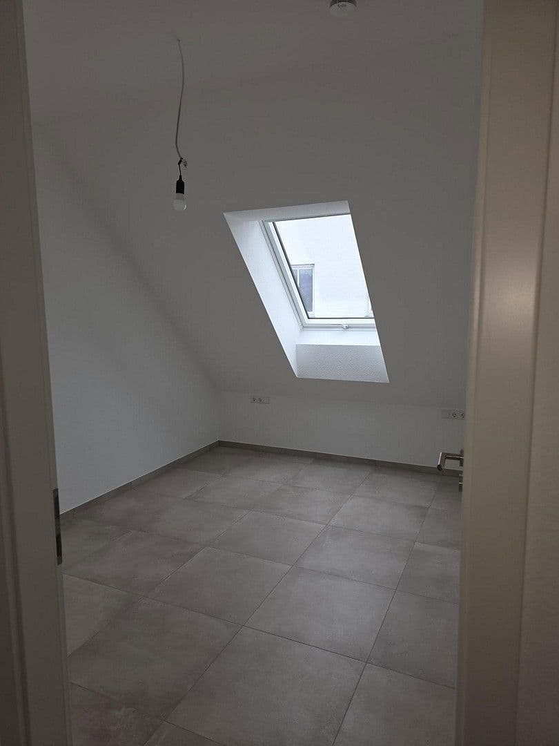 Pronájem bytu 2+kk 49 m², Eberstadt, Bádensko-Württembersko Pronájem bytu 2+kk 49 m², Eberstadt, Bádensko-Württembersko