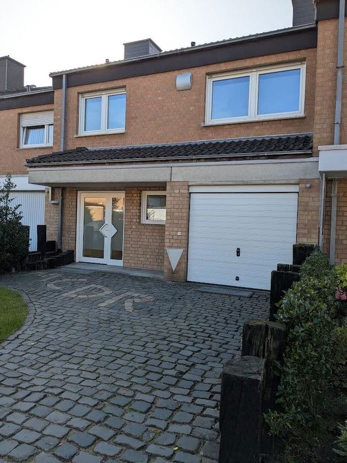 Prodej domu 131 m², pozemek 213 m², Greven, Severní Porýní-Vestfálsko Prodej domu 131 m², pozemek 213 m², Greven, Severní Porýní-Vestfálsko