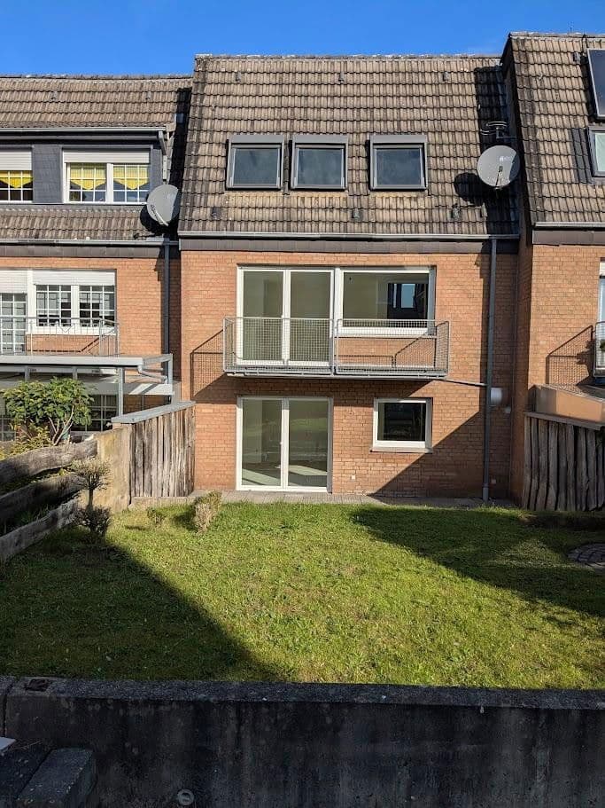 Prodej domu 131 m², pozemek 213 m², Greven, Severní Porýní-Vestfálsko Prodej domu 131 m², pozemek 213 m², Greven, Severní Porýní-Vestfálsko