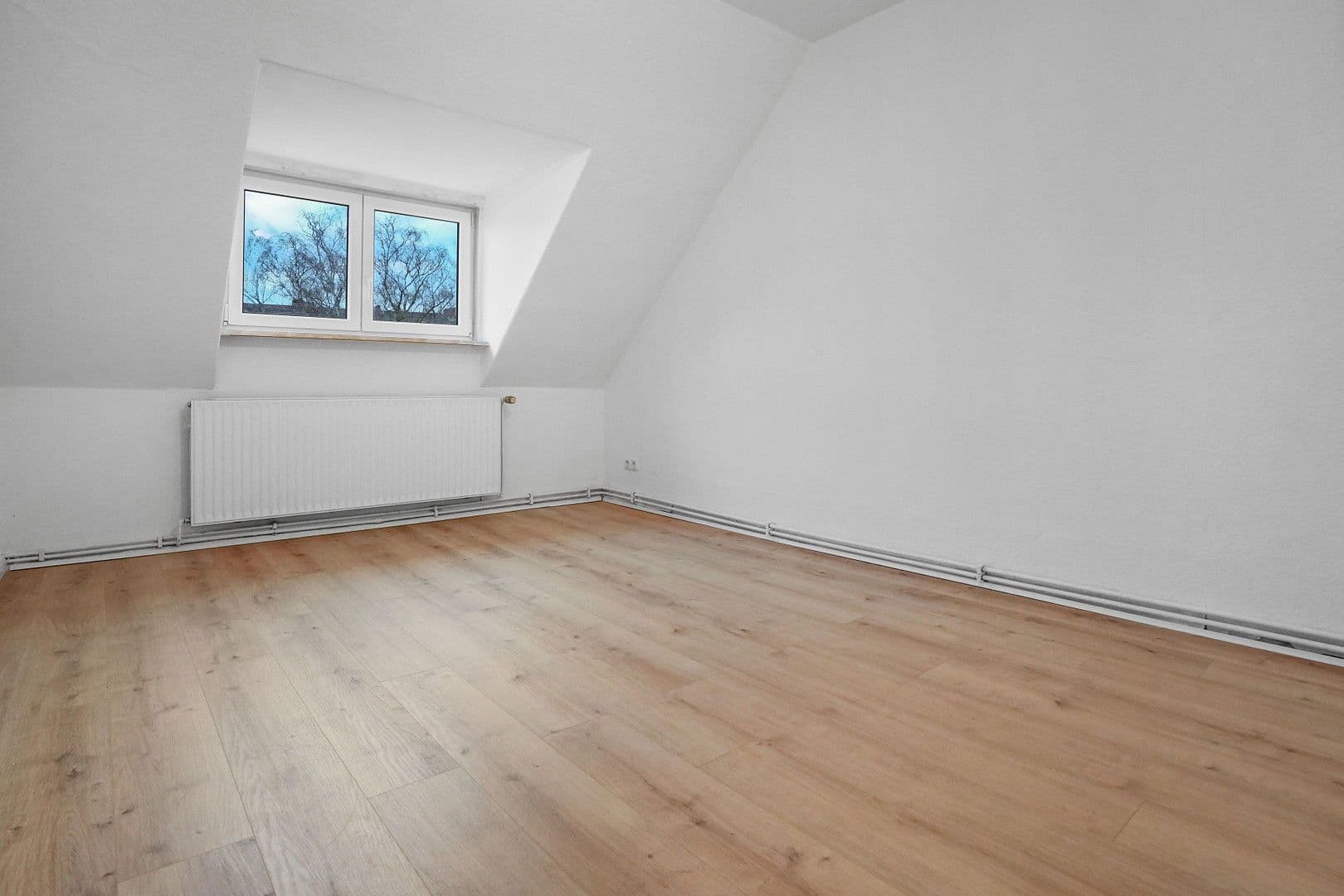 Pronájem bytu 3+1 56 m², Waßmannstraße 9, Hannover, Dolní Sasko Pronájem bytu 3+1 56 m², Waßmannstraße 9, Hannover, Dolní Sasko