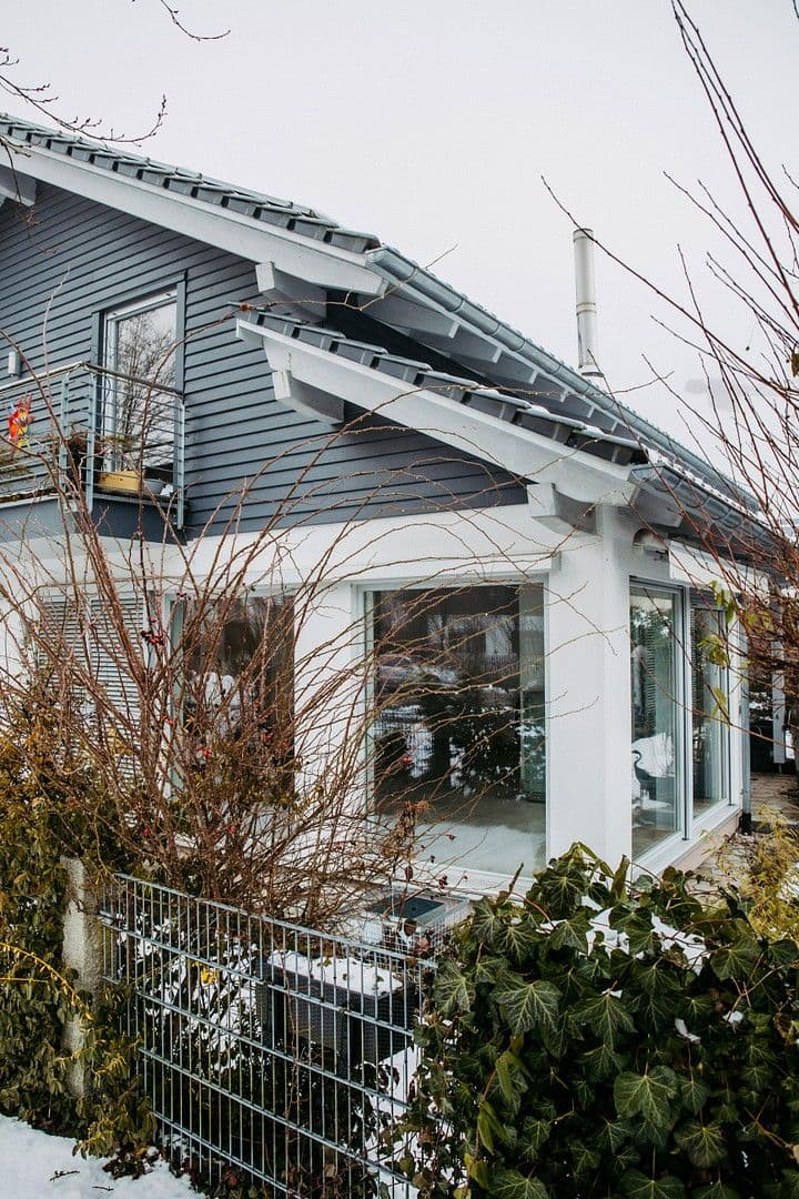 Prodej domu 153 m², pozemek 411 m², Doktor-Georg-Hacker-Straße 3, Kirchseeon, Bavorsko Prodej domu 153 m², pozemek 411 m², Doktor-Georg-Hacker-Straße 3, Kirchseeon, Bavorsko