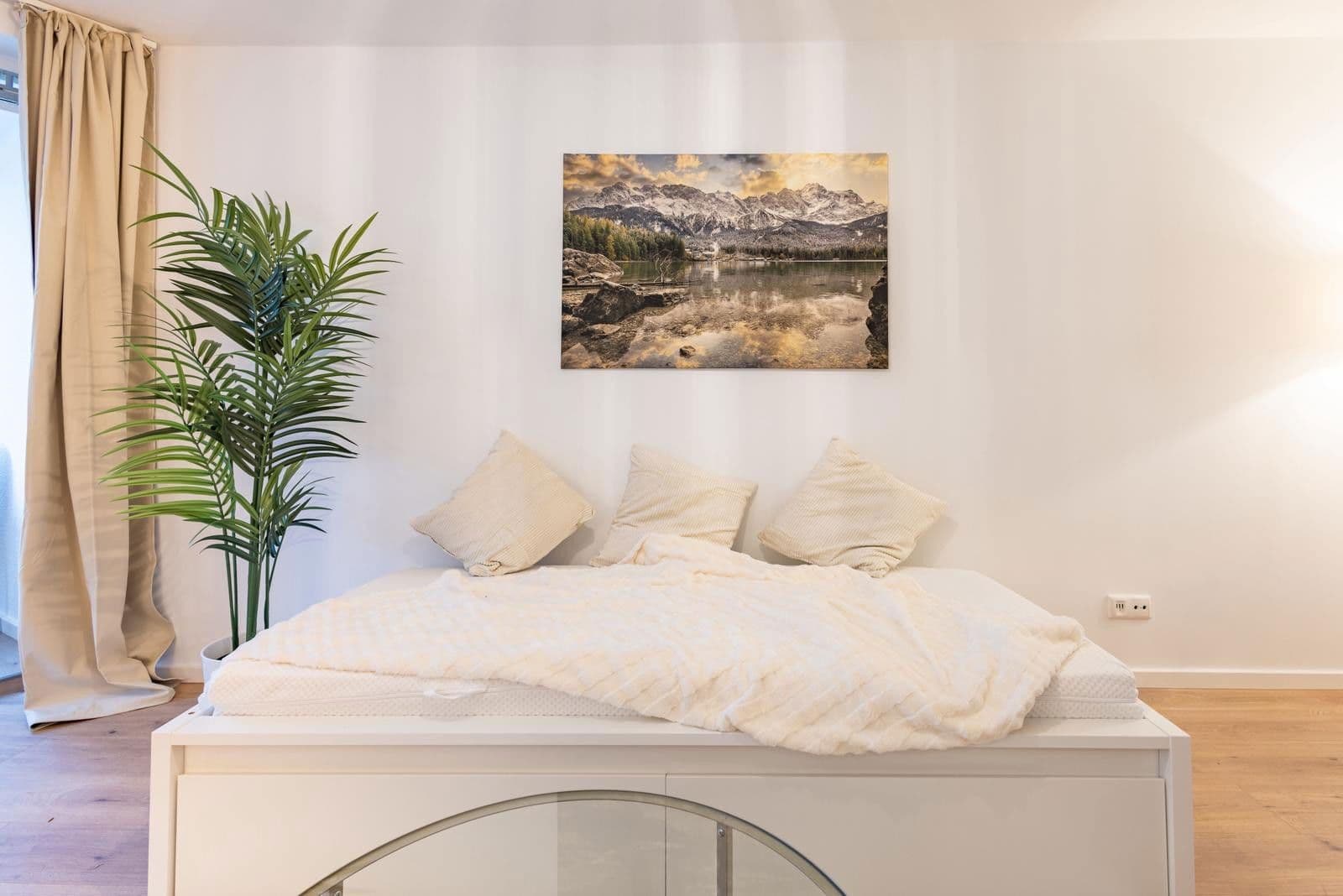 Pronájem bytu 1+1 30 m², Westendstraße 272, München, Bavorsko Pronájem bytu 1+1 30 m², Westendstraße 272, München, Bavorsko