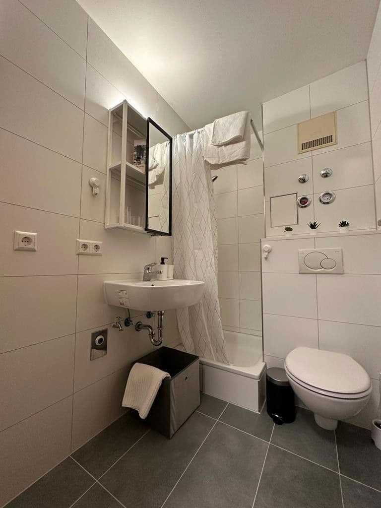 Pronájem bytu 1+1 40 m², Emmendingerstr 43, Böblingen, Bádensko-Württembersko Pronájem bytu 1+1 40 m², Emmendingerstr 43, Böblingen, Bádensko-Württembersko