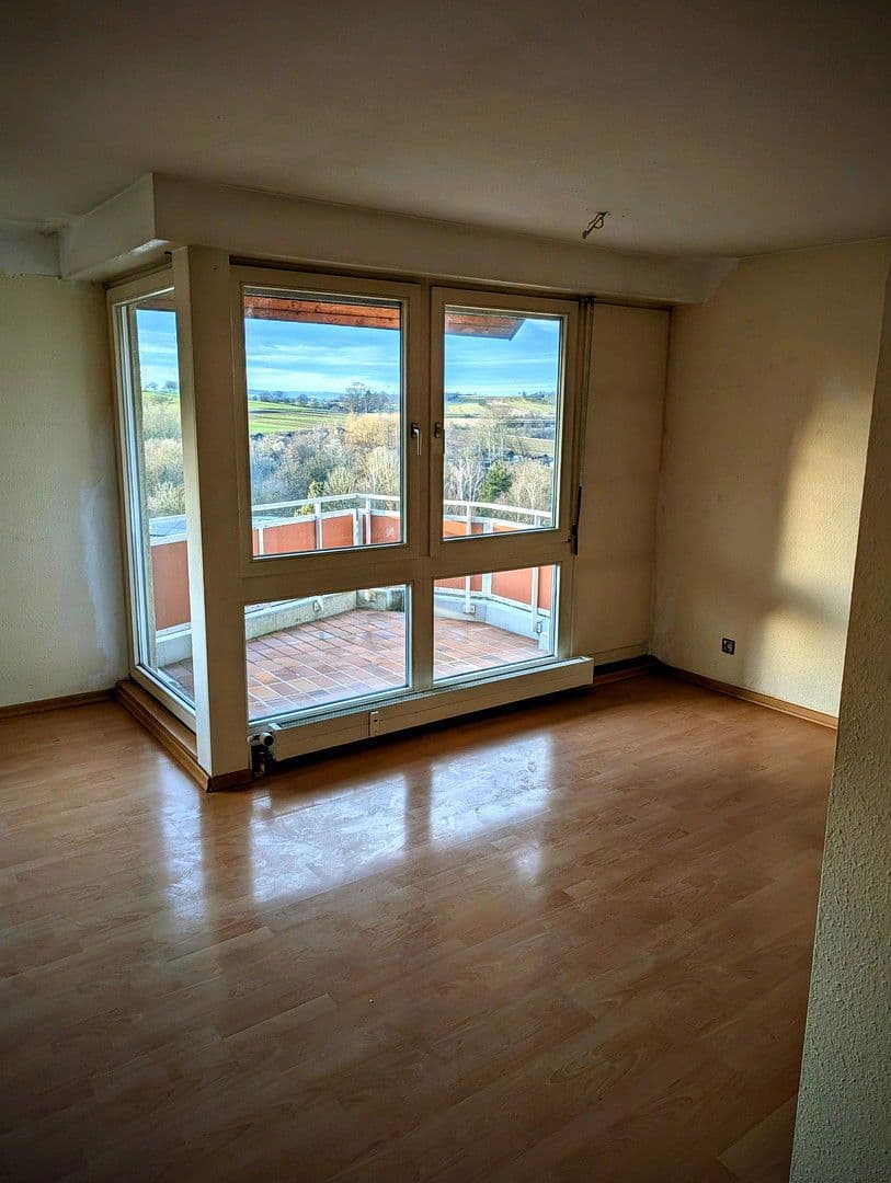 Pronájem bytu 2+1 64 m², Nürtingen, Bádensko-Württembersko Pronájem bytu 2+1 64 m², Nürtingen, Bádensko-Württembersko