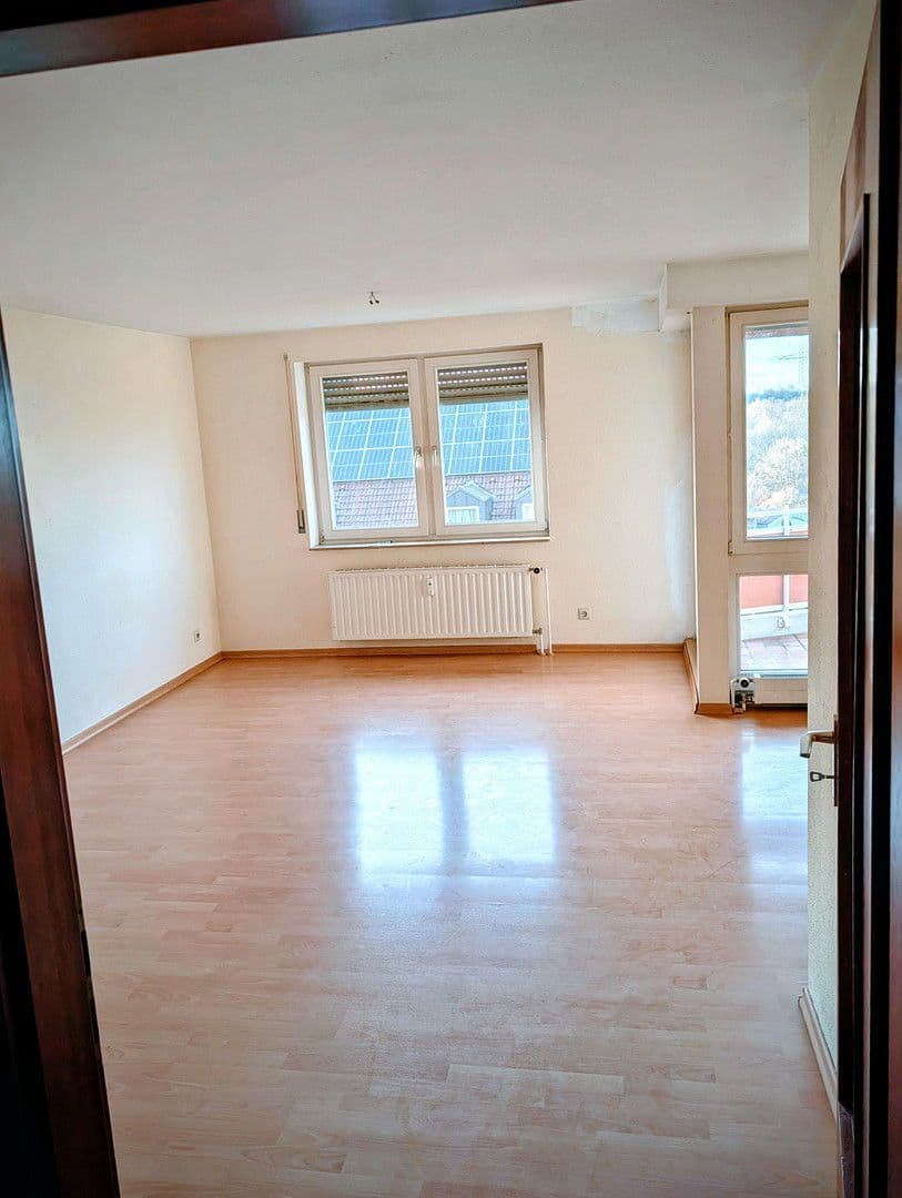 Pronájem bytu 2+1 64 m², Nürtingen, Bádensko-Württembersko Pronájem bytu 2+1 64 m², Nürtingen, Bádensko-Württembersko
