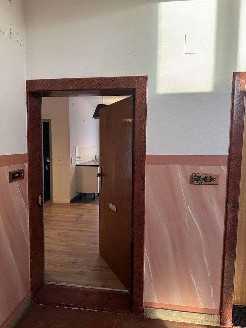 Prodej bytu 2+1 55 m², Ilmenauerstr., Berlin, Berlín Prodej bytu 2+1 55 m², Ilmenauerstr., Berlin, Berlín