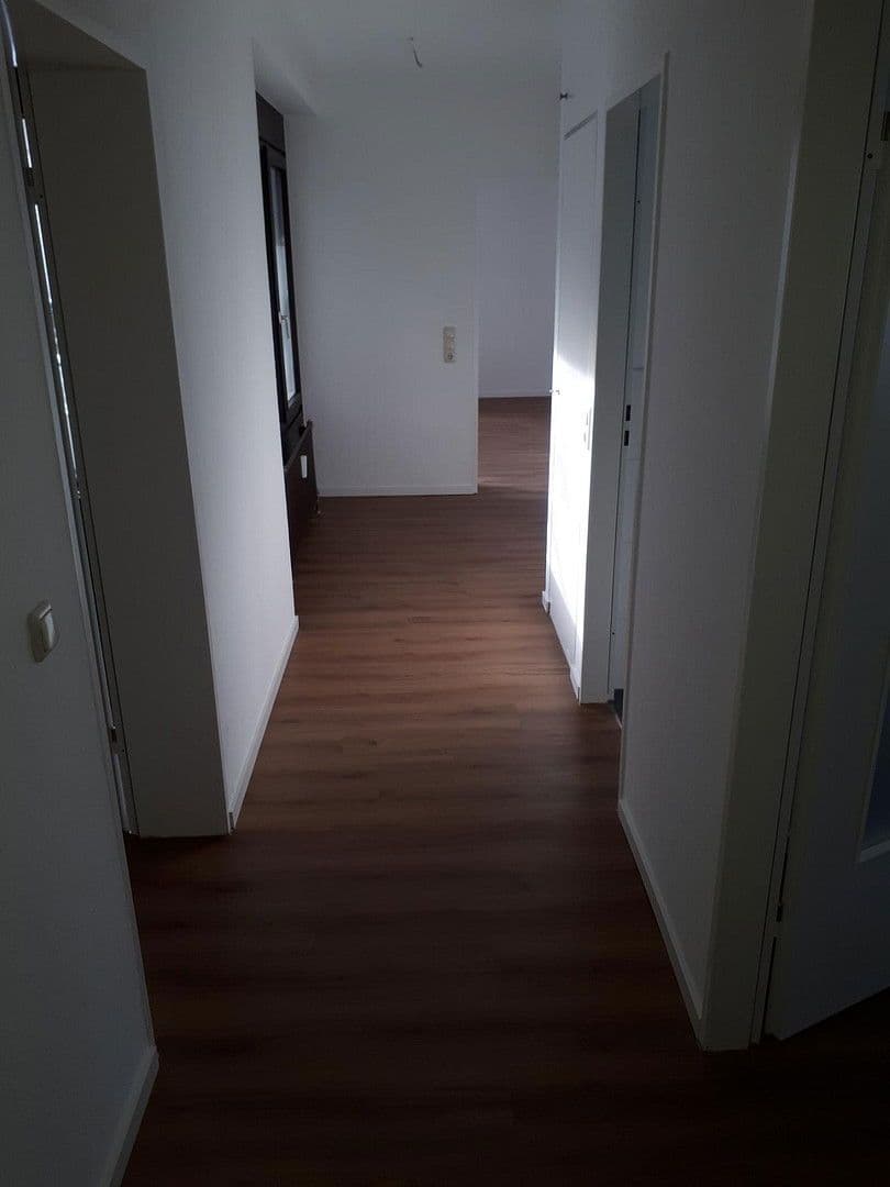 Pronájem bytu 3+1 81 m², Brahmsstr.18a, Lübeck, Šlesvicko-Holštýnsko Pronájem bytu 3+1 81 m², Brahmsstr.18a, Lübeck, Šlesvicko-Holštýnsko