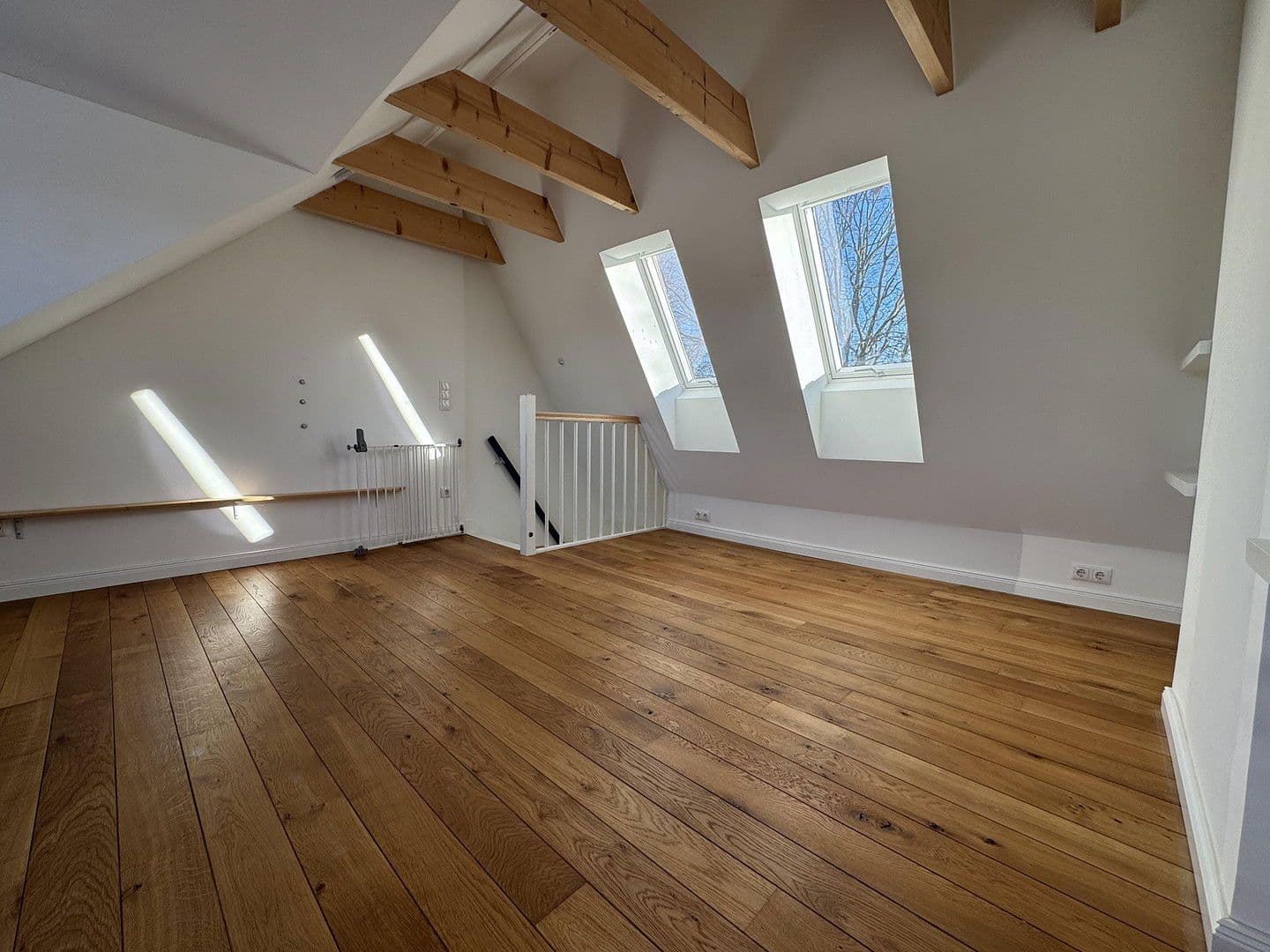 Pronájem domu 100 m², pozemek 180 m², Hamburg, Hamburg Pronájem domu 100 m², pozemek 180 m², Hamburg, Hamburg