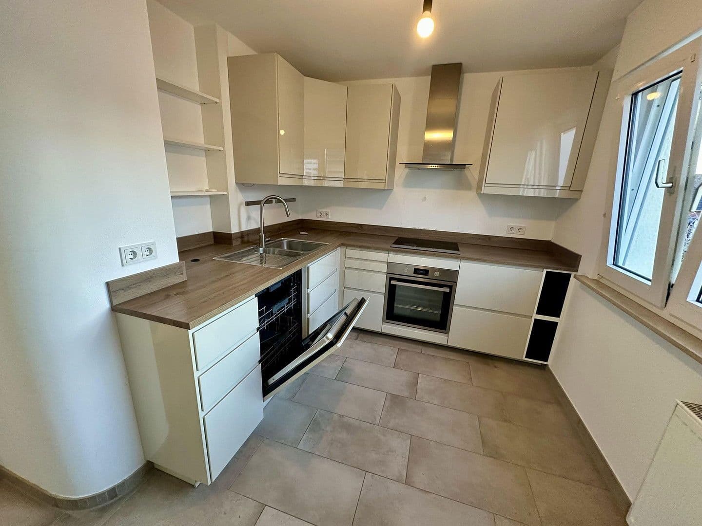 Pronájem bytu 4+1 110 m², Mühlheim am Main, Hessen Pronájem bytu 4+1 110 m², Mühlheim am Main, Hessen