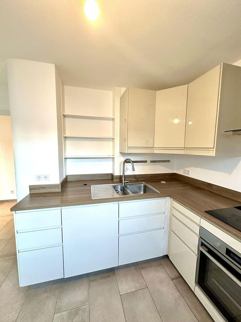 Pronájem bytu 4+1 110 m², Mühlheim am Main, Hessen Pronájem bytu 4+1 110 m², Mühlheim am Main, Hessen