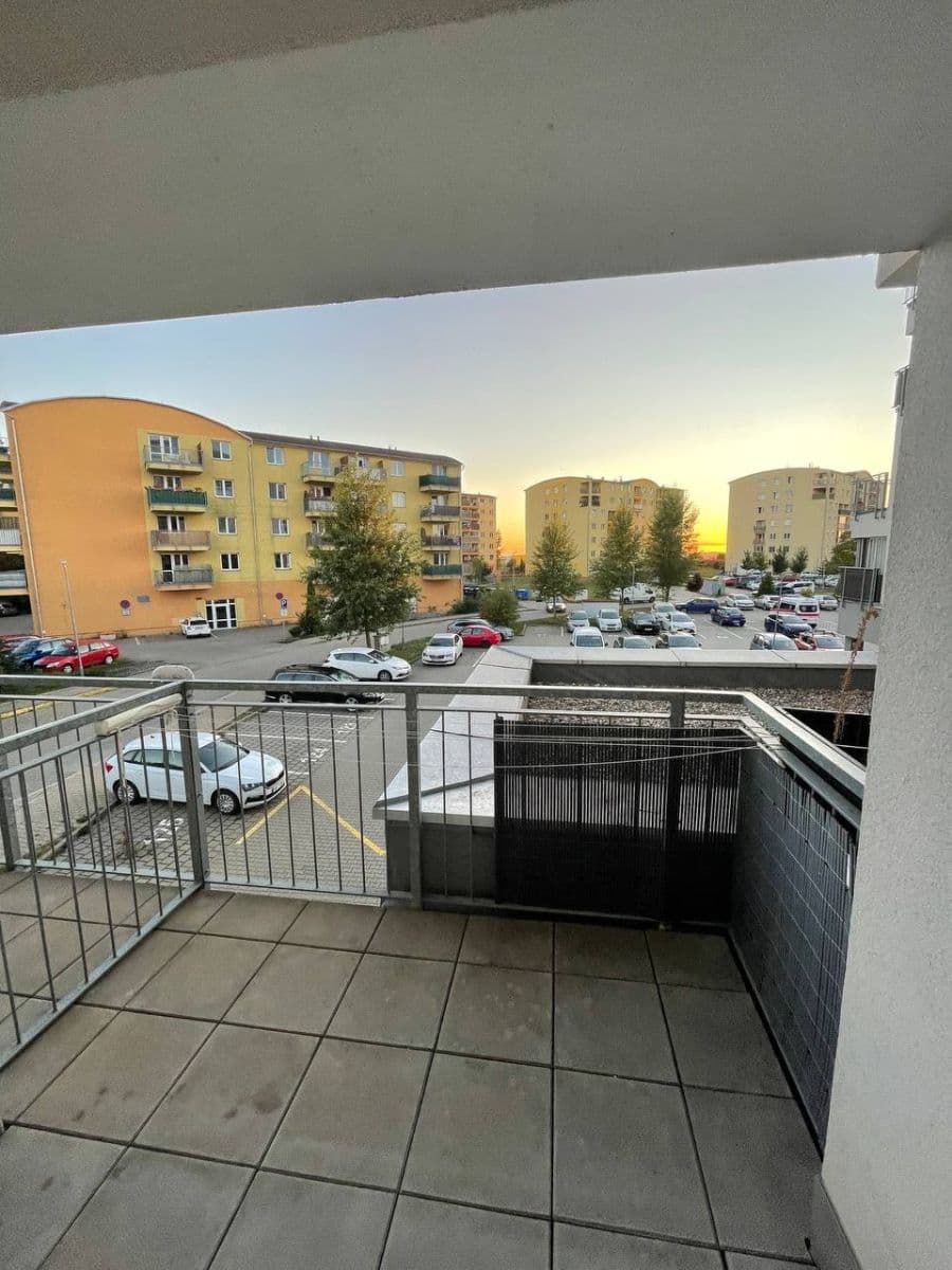 Pronájem bytu 1+kk 31 m², V Honech, Klecany, Středočeský kraj Pronájem bytu 1+kk 31 m², V Honech, Klecany, Středočeský kraj