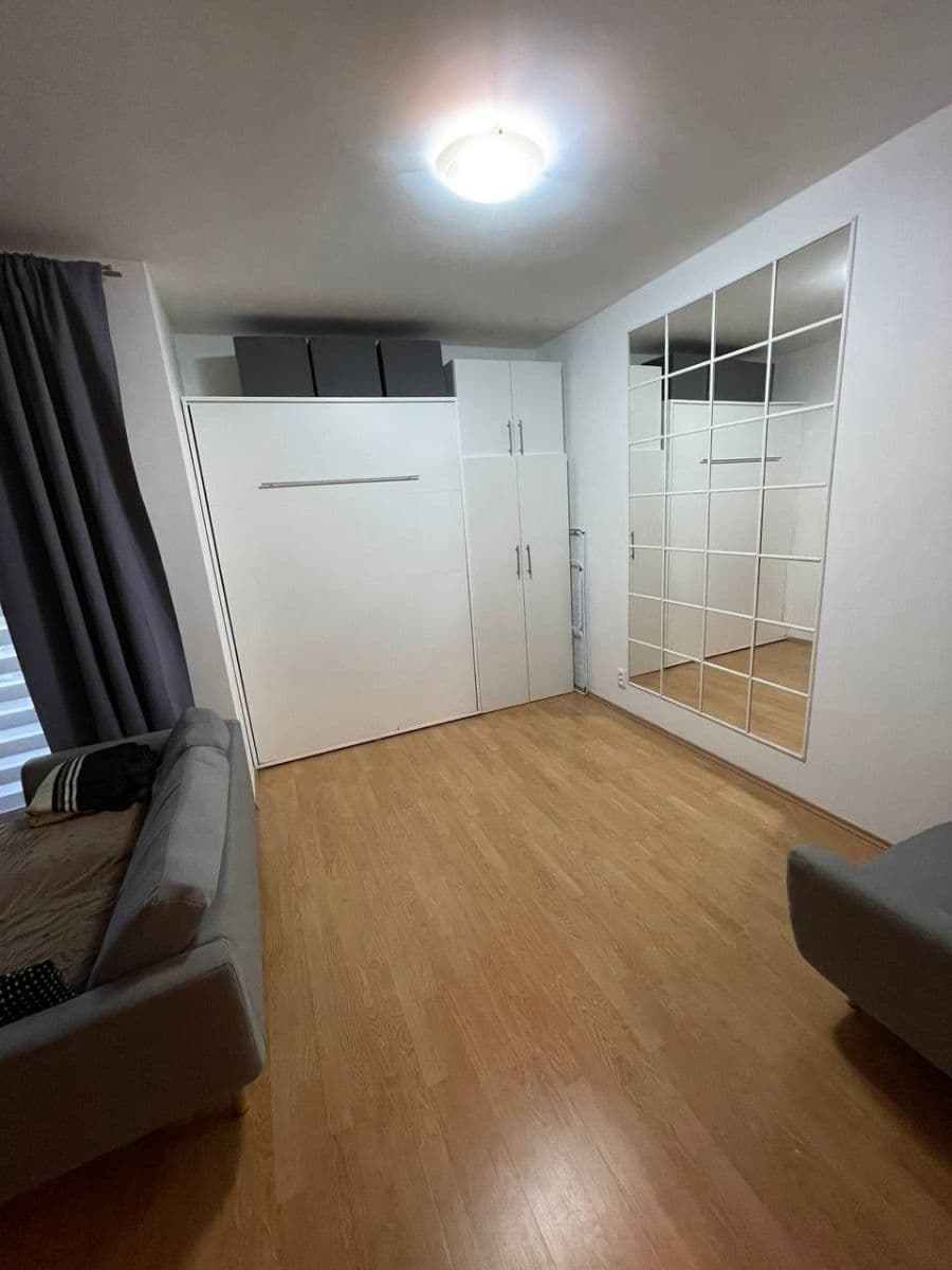 Pronájem bytu 1+kk 31 m², V Honech, Klecany, Středočeský kraj Pronájem bytu 1+kk 31 m², V Honech, Klecany, Středočeský kraj