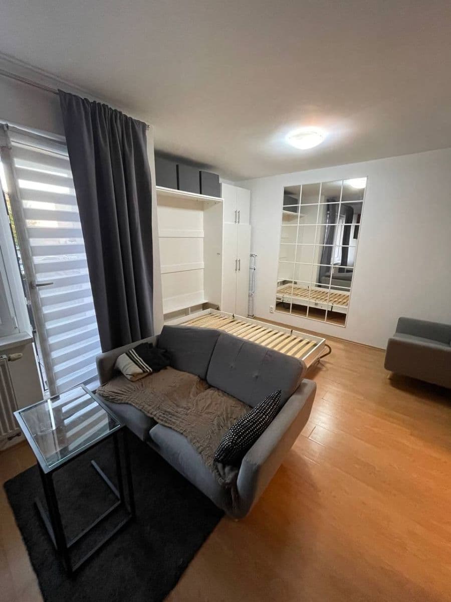 Pronájem bytu 1+kk 31 m², V Honech, Klecany, Středočeský kraj Pronájem bytu 1+kk 31 m², V Honech, Klecany, Středočeský kraj